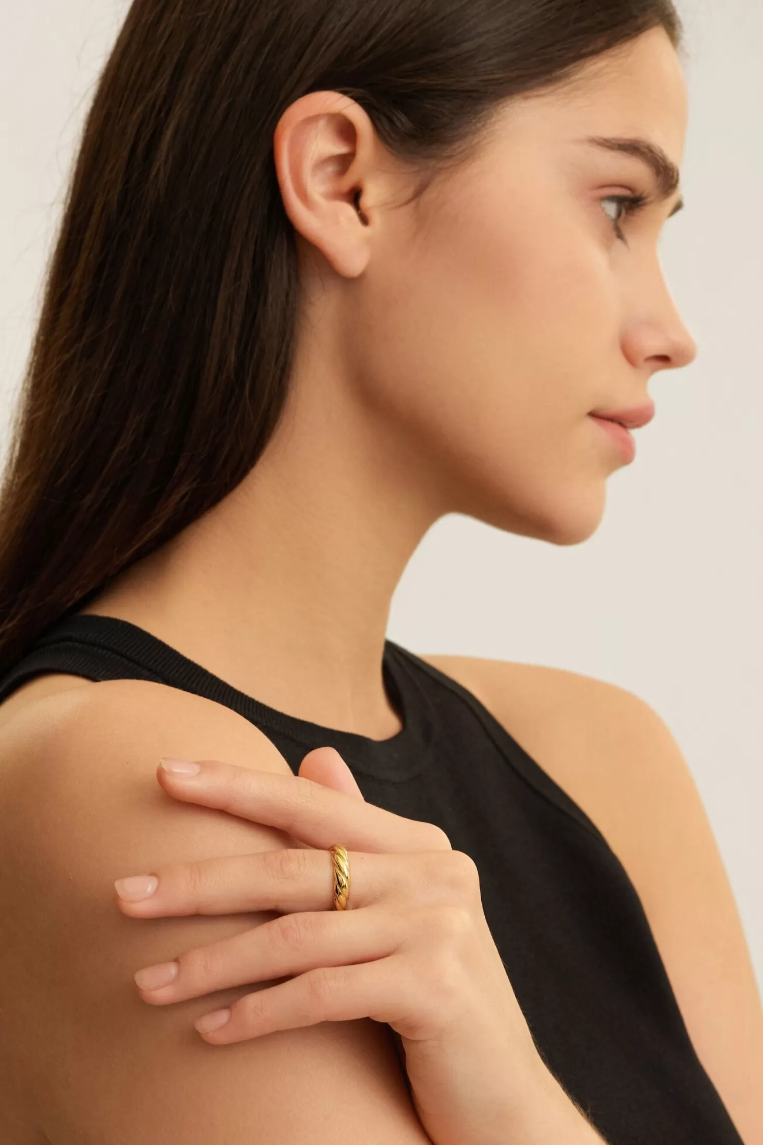 Shop Les Soeurs Ring Gilda Twisted Gold