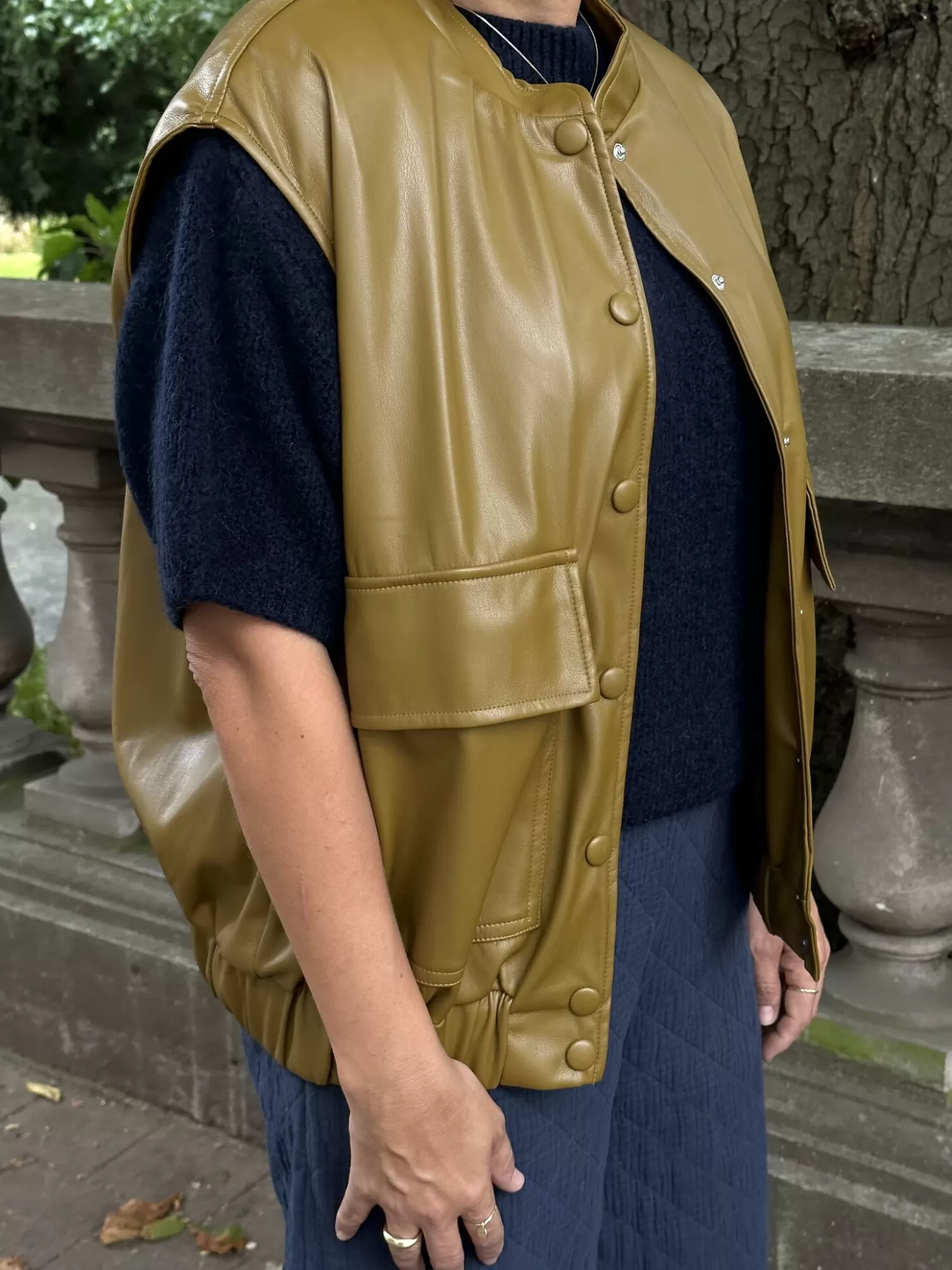 Best Le Marais Vest Nate Olive